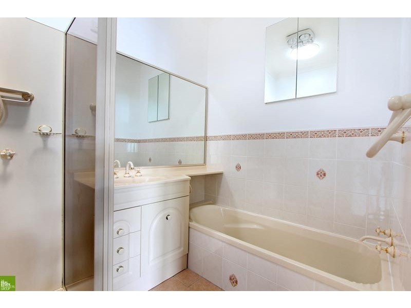 37 Maynes Parade, Unanderra NSW 2526