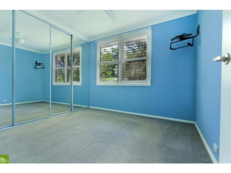 37 Maynes Parade, Unanderra NSW 2526