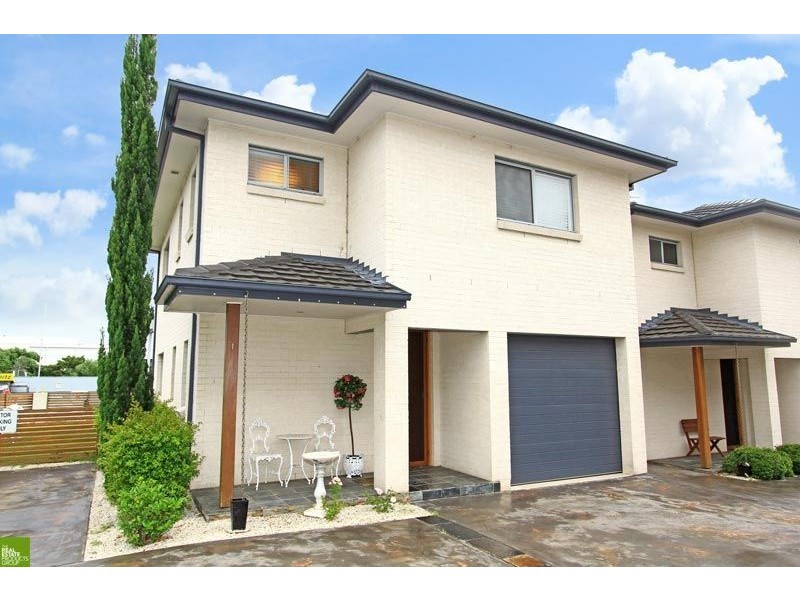 1/142 Princes Highway, Unanderra NSW 2526