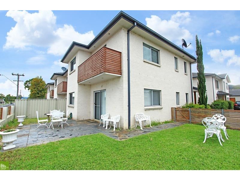 1/142 Princes Highway, Unanderra NSW 2526