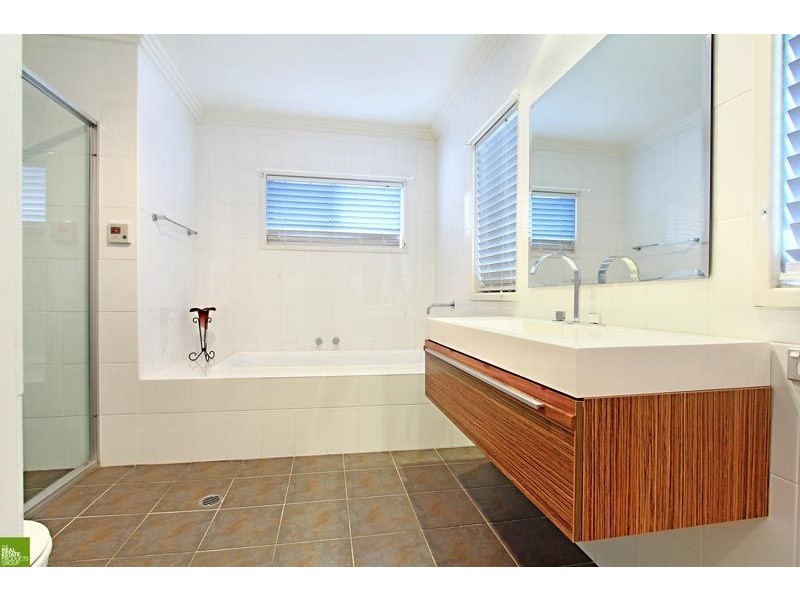 1/142 Princes Highway, Unanderra NSW 2526