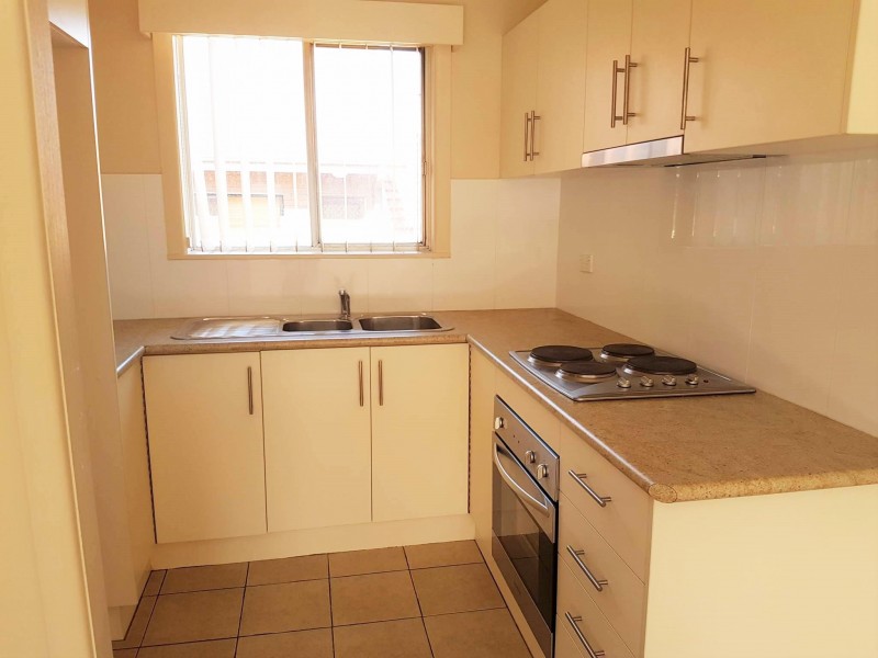 2/6 Armstrong Street, West Wollongong NSW 2500