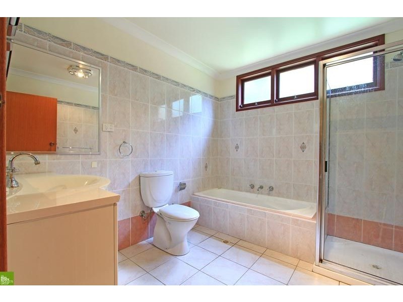 13 Amaroo Avenue, Figtree NSW 2525