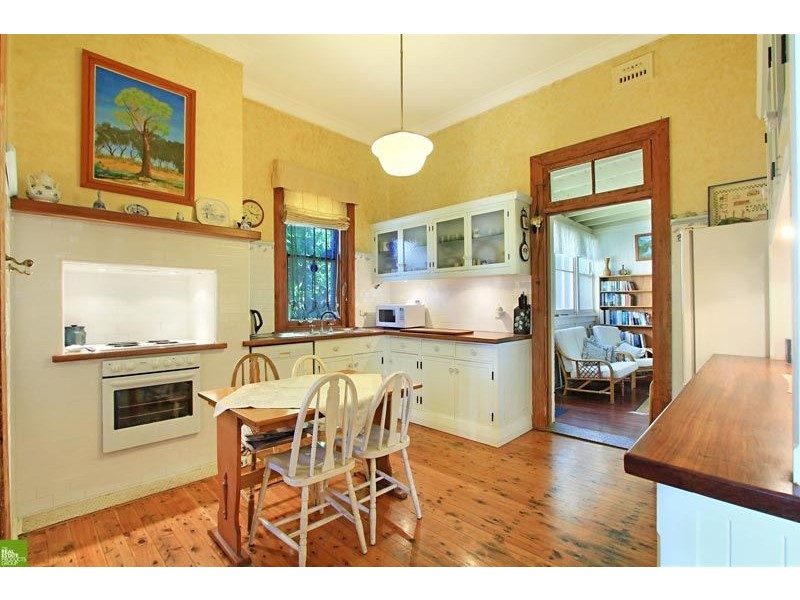 4 Gladstone Avenue, Wollongong NSW 2500