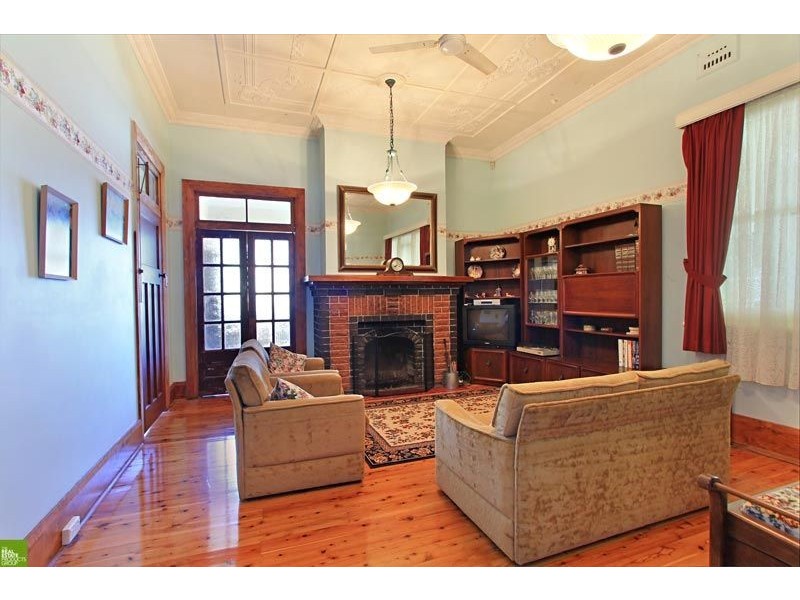 4 Gladstone Avenue, Wollongong NSW 2500