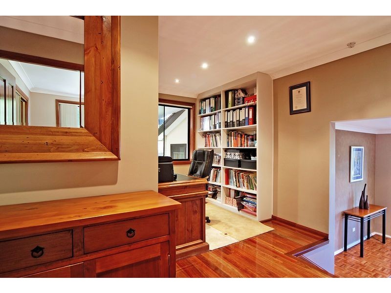 53 Hassan Street, Lake Heights NSW 2502