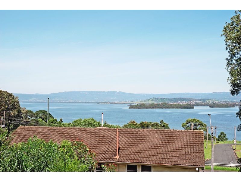 53 Hassan Street, Lake Heights NSW 2502