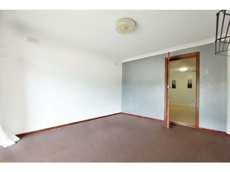 17 Colleen Grove, Mangerton NSW 2500