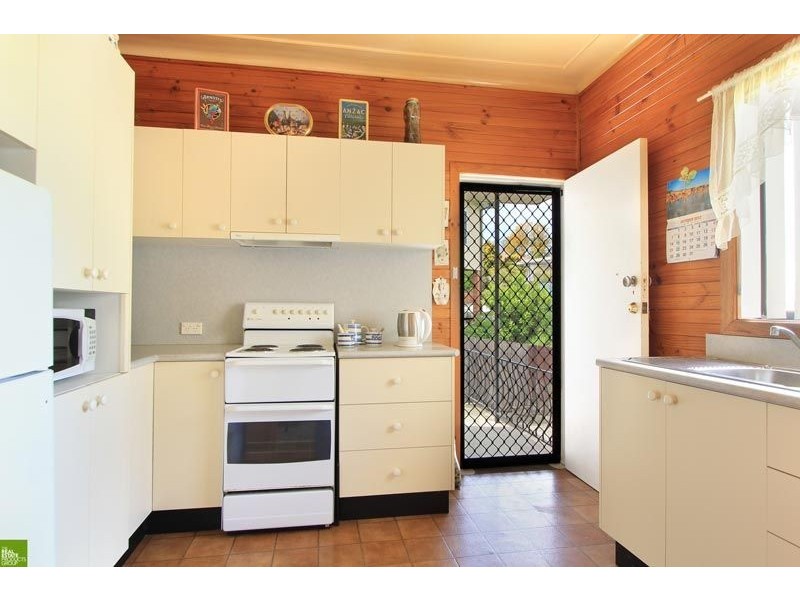 14 Bukari Street, West Wollongong NSW 2500