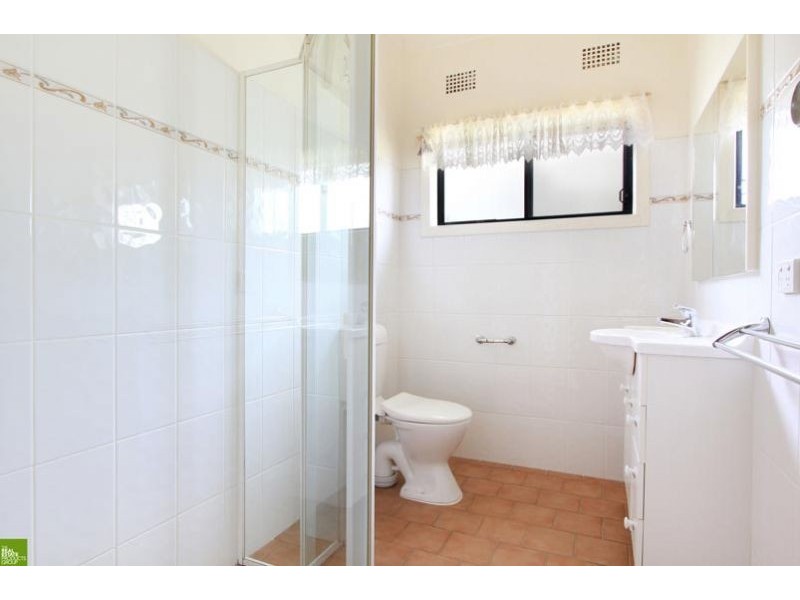 14 Bukari Street, West Wollongong NSW 2500