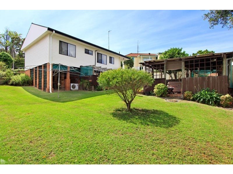 14 Bukari Street, West Wollongong NSW 2500