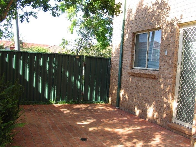 4/47-49 Elliotts Road, Fairy Meadow NSW 2519