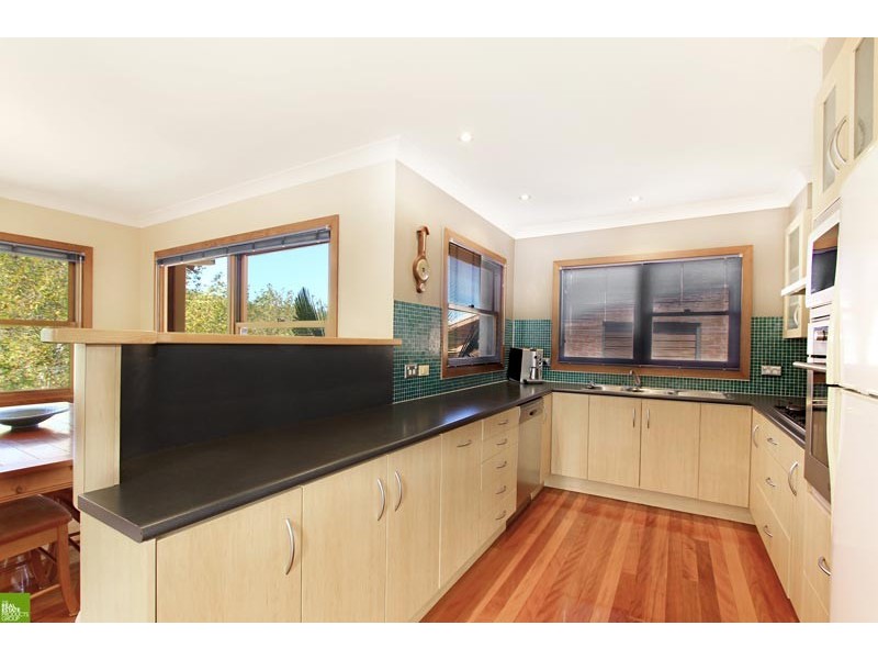 39 Valley Drive, Figtree NSW 2525