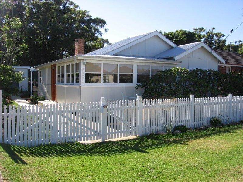 99 Ocean Street, Windang NSW 2528