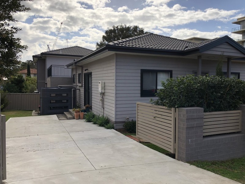 12 Rowland Avenue, Wollongong NSW 2500