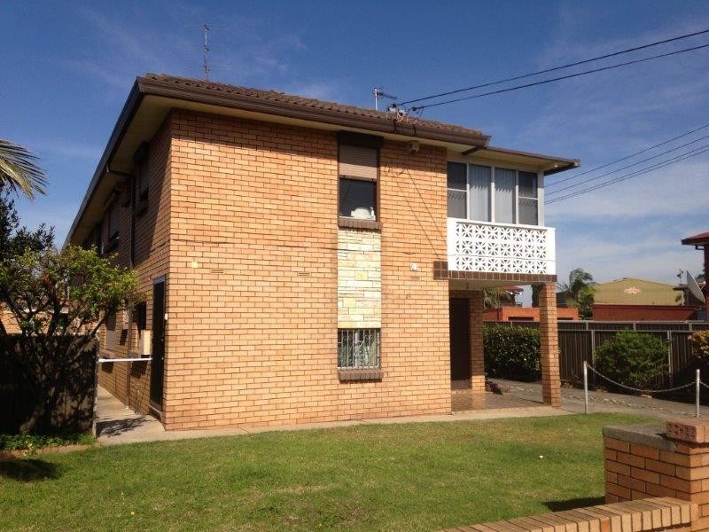 2/21 Kemblawarra Road, Warrawong NSW 2502