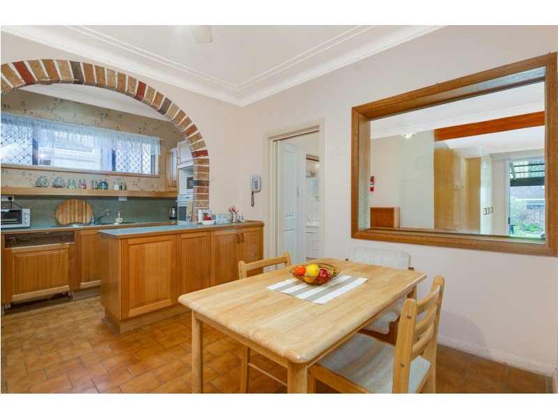 6 Augusta St, East Corrimal NSW 2518