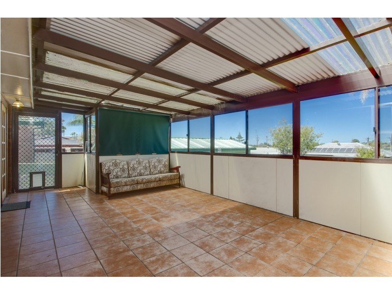 25 Marchant  Cres, Mount Warrigal NSW 2528