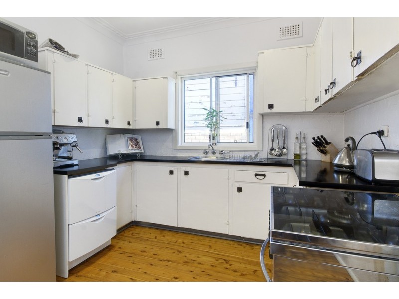 35 Ocean Street, Mount Saint Thomas NSW 2500