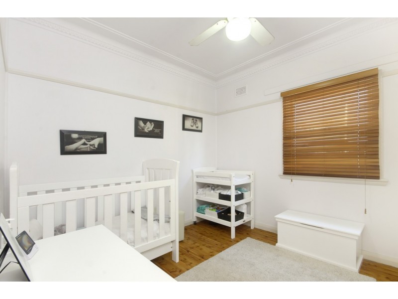 35 Ocean Street, Mount Saint Thomas NSW 2500