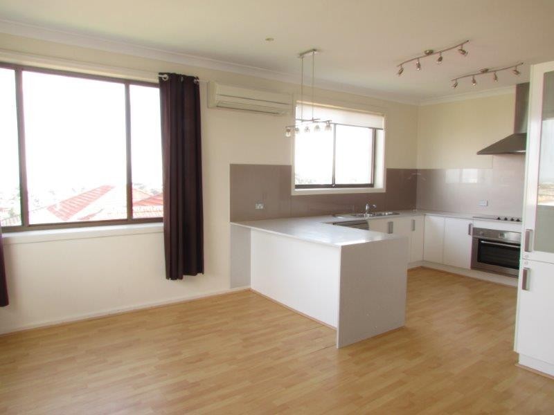 7 Barina Avenue, Lake Heights NSW 2502