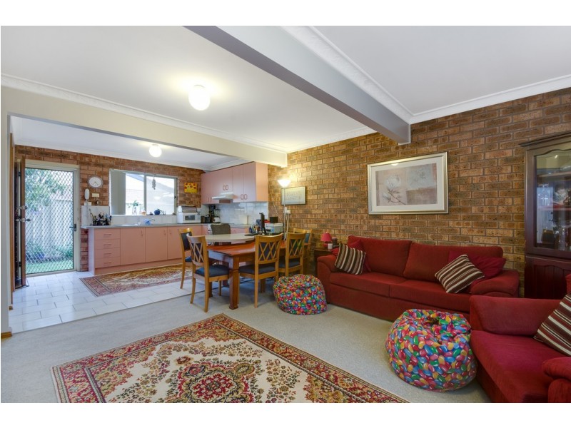 6/11 Commerce Drive, Warilla NSW 2528