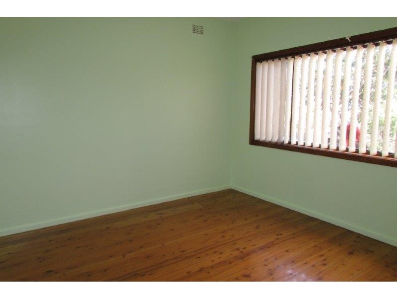 86 Bridge Street, Coniston NSW 2500