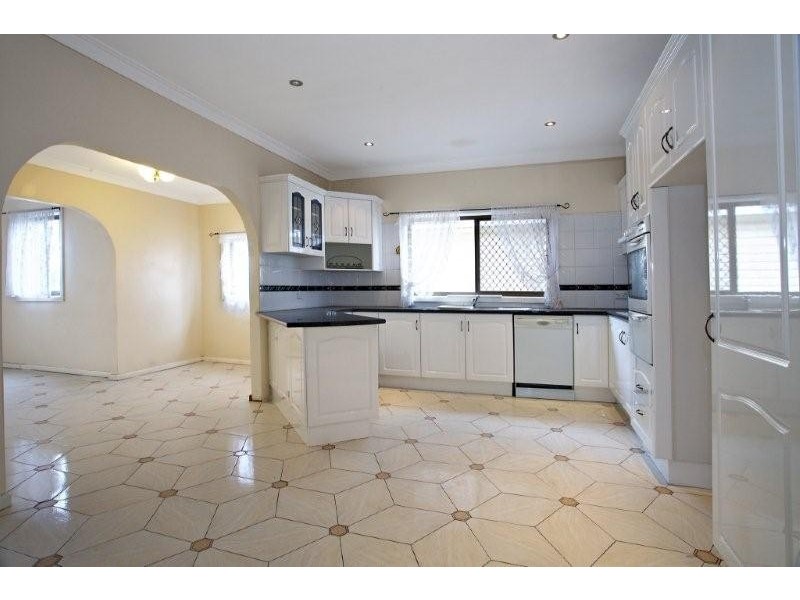 13 Blaxland Avenue, Warrawong NSW 2502