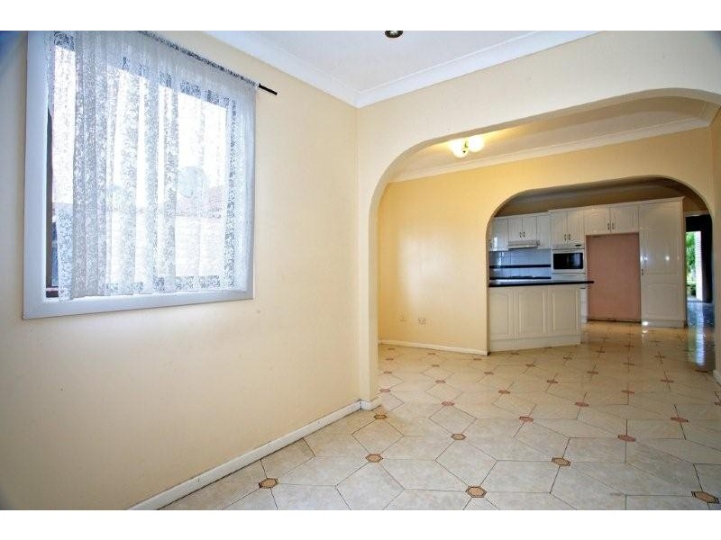 13 Blaxland Avenue, Warrawong NSW 2502