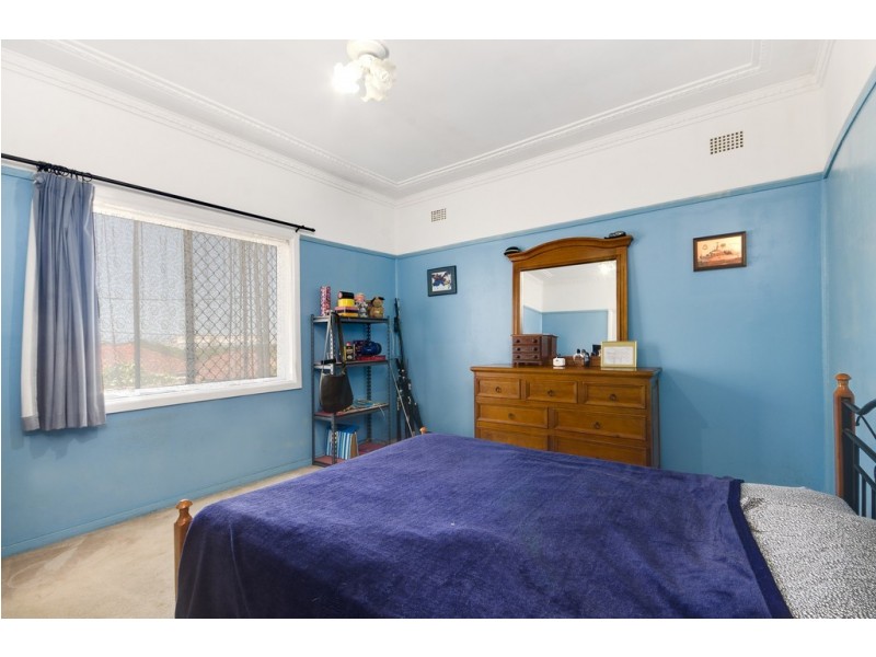 6 Hill Street, Mount Saint Thomas NSW 2500