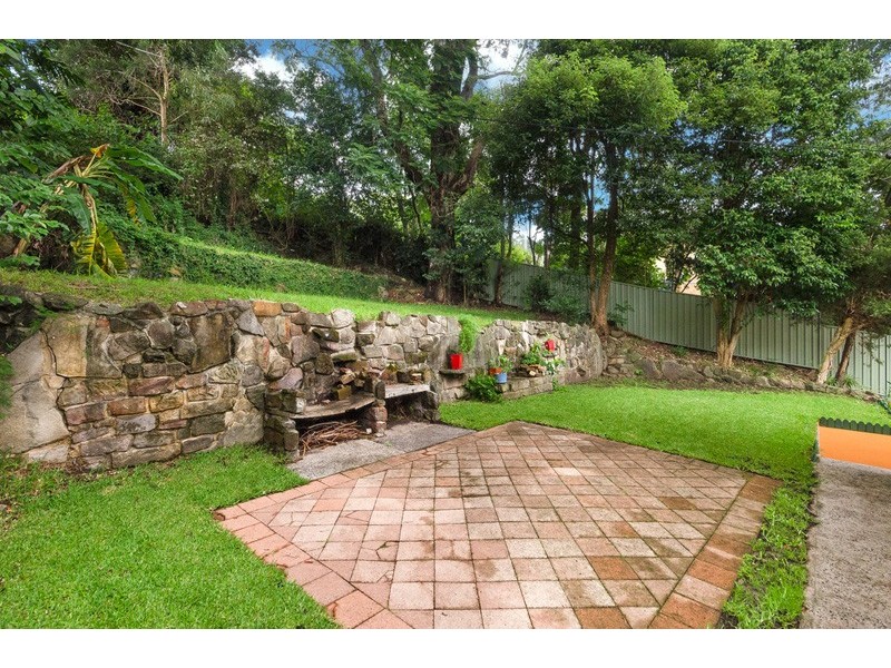 2 Gellatly Ave, Figtree NSW 2525