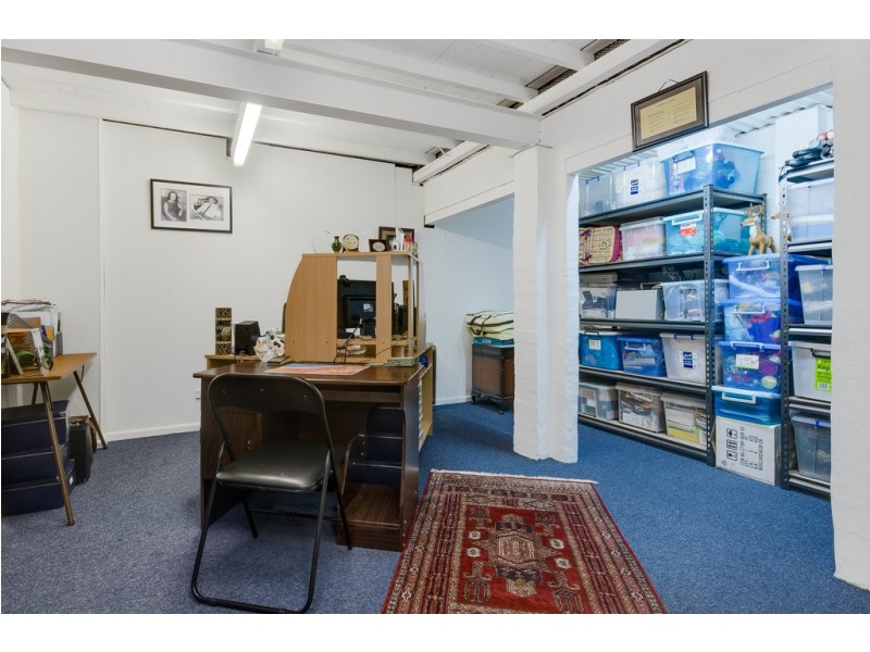 2 Gellatly Ave, Figtree NSW 2525