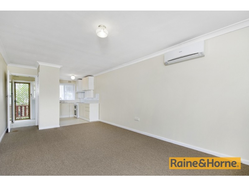 2/5 Woodlawn Ave, Mangerton NSW 2500