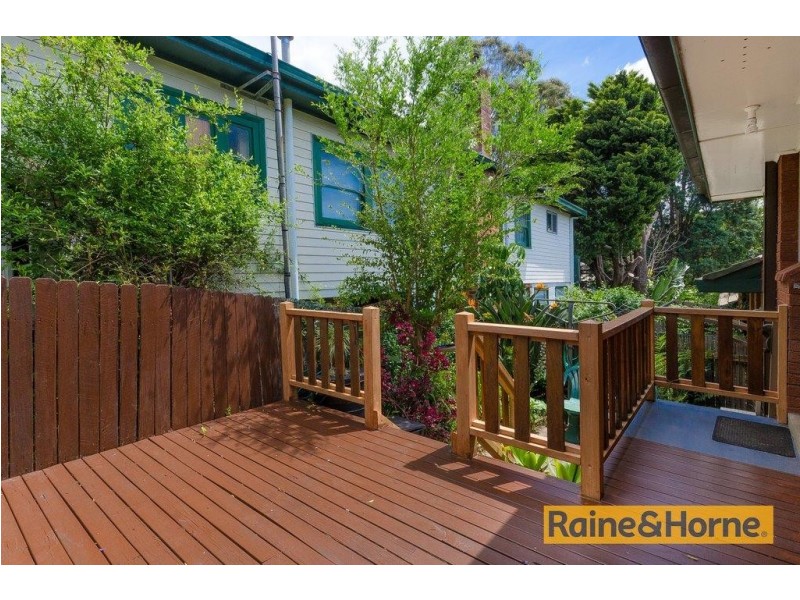 2/5 Woodlawn Ave, Mangerton NSW 2500