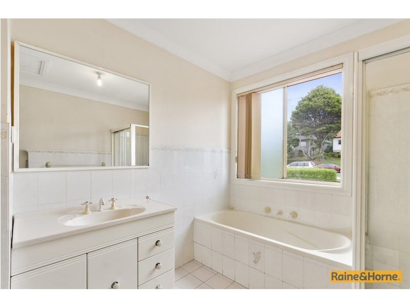 4/62 Stanleigh Crescent, West Wollongong NSW 2500