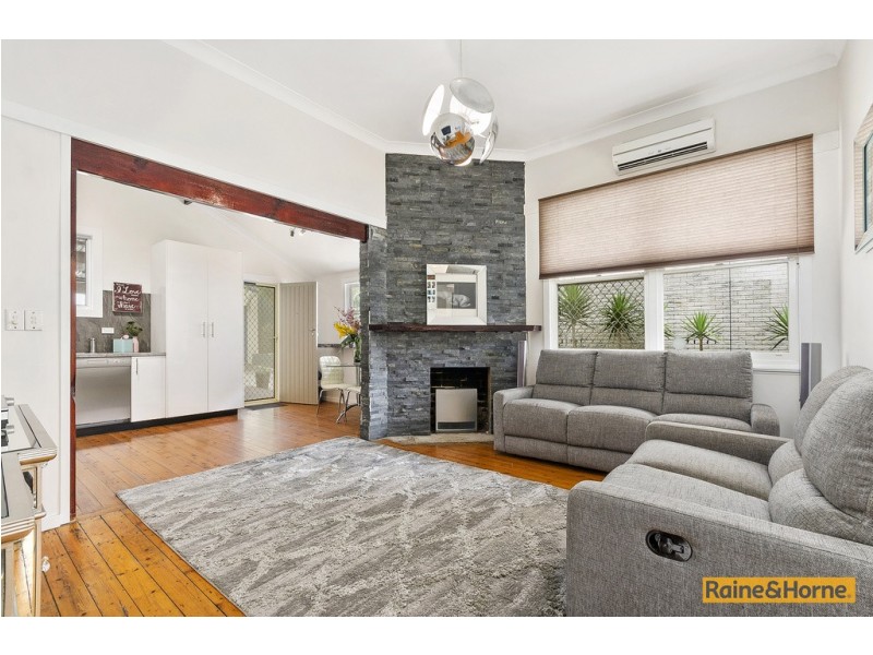 2 Mangerton Road, Mangerton NSW 2500