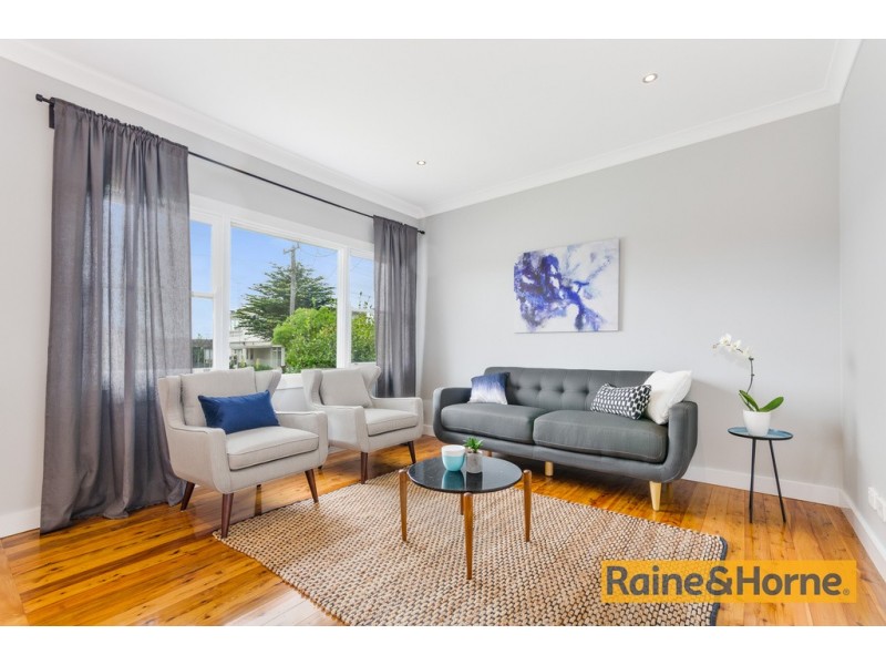 7 Lombard Ave, Fairy Meadow NSW 2519