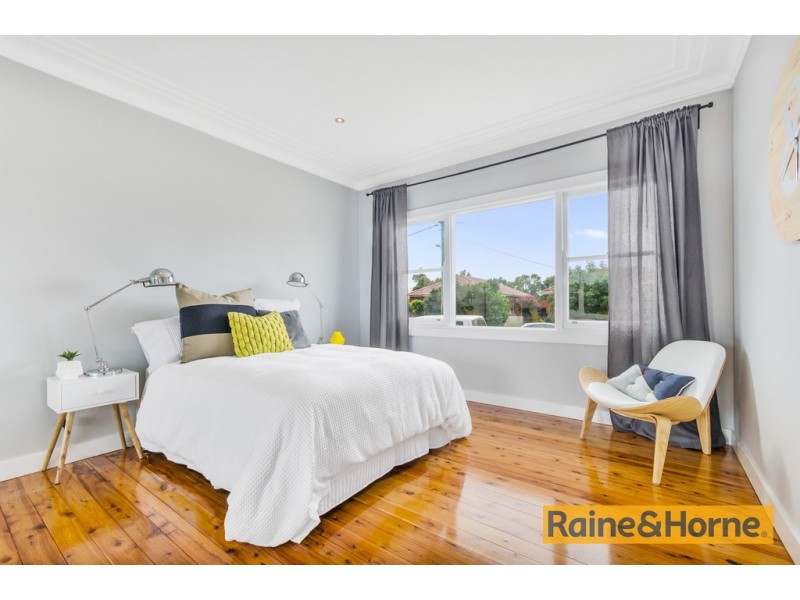 7 Lombard Ave, Fairy Meadow NSW 2519