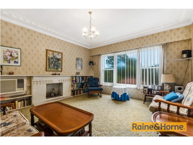 13 Highway Avenue, West Wollongong NSW 2500