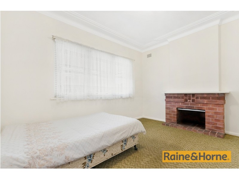 95 Mount Keira Rd, West Wollongong NSW 2500