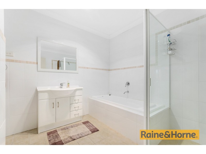 2/11 Park Road, Corrimal NSW 2518