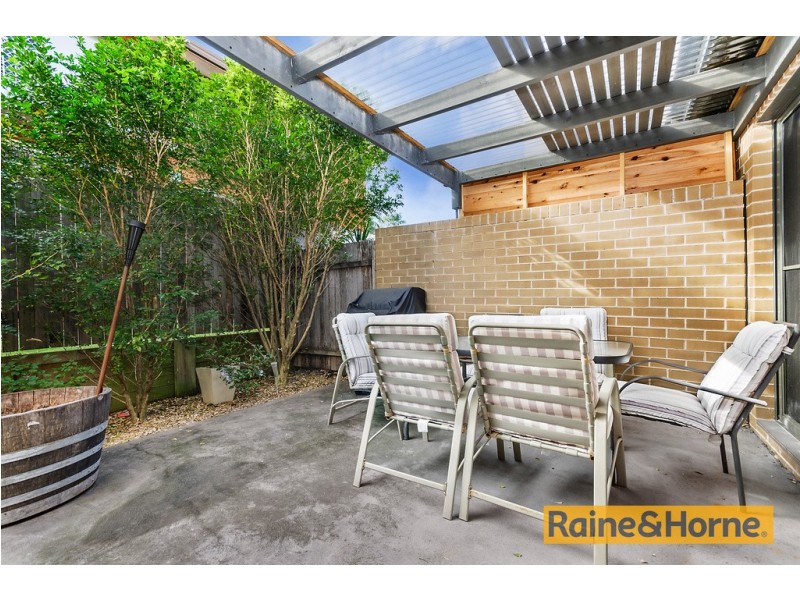 2/11 Park Road, Corrimal NSW 2518