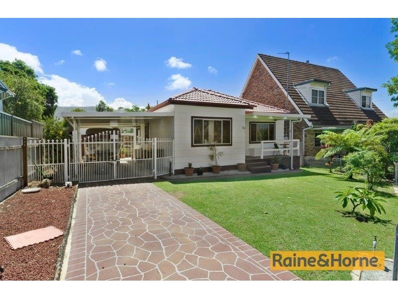 22 Hollebon Rd, Bellambi NSW 2518