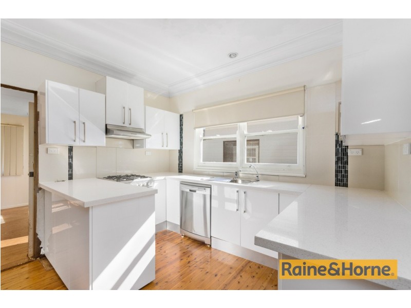 4 Henrietta Street, Towradgi NSW 2518