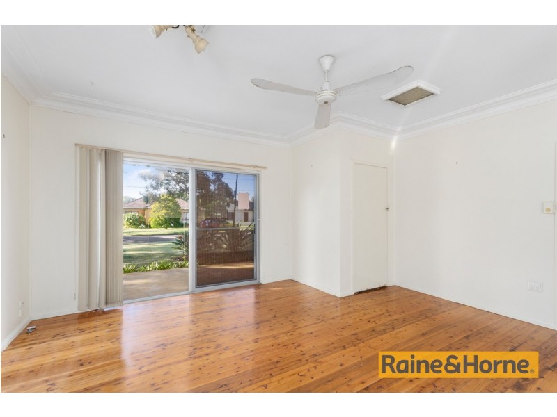 4 Henrietta Street, Towradgi NSW 2518