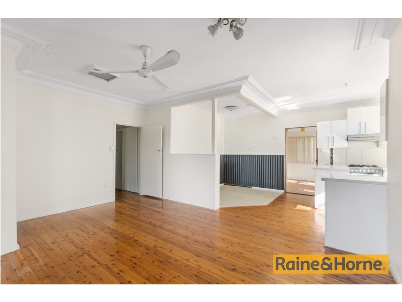 4 Henrietta Street, Towradgi NSW 2518