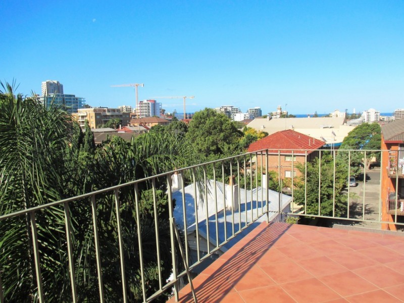 9/8 First Street, Wollongong NSW 2500