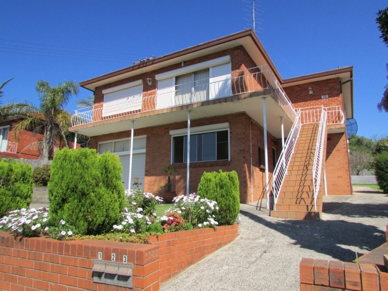 2/16 Bent Street, Warrawong NSW 2502