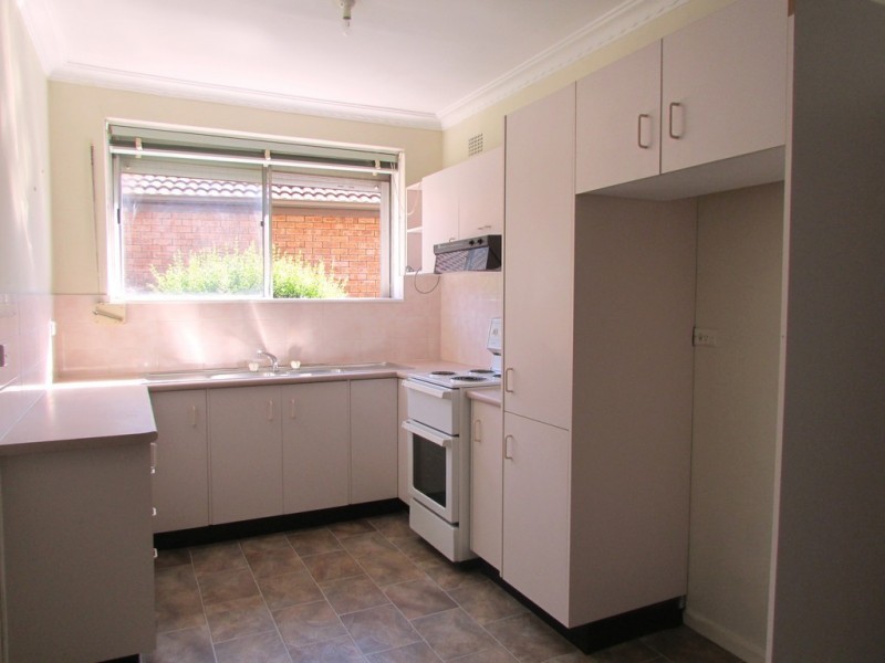 2/16 Bent Street, Warrawong NSW 2502