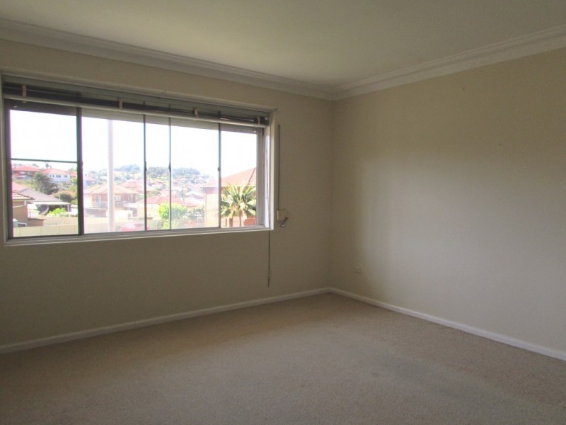 2/16 Bent Street, Warrawong NSW 2502